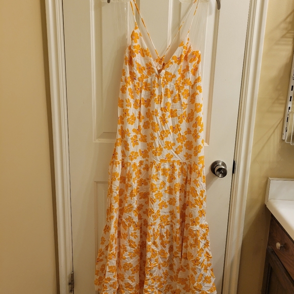 ALL IN FAVOR MAXI DRESS - Picture 3 of 5